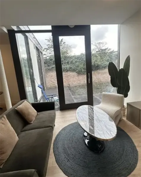 Image 4 of 7