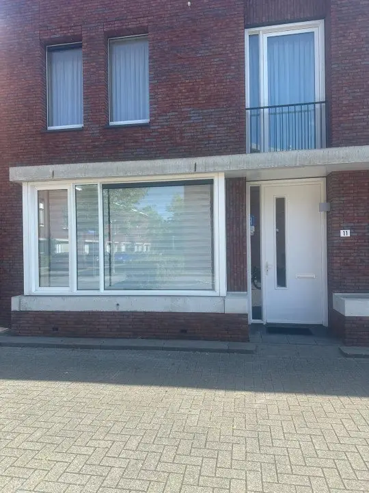 Image 1 of 23