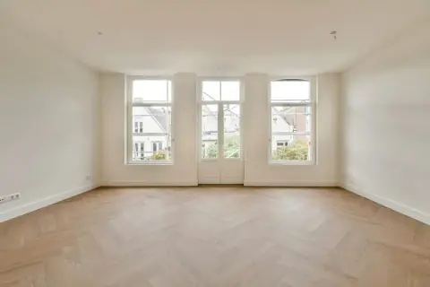 Three-Room Apartment Saxenburgerstraat, Amsterdam - For Rent