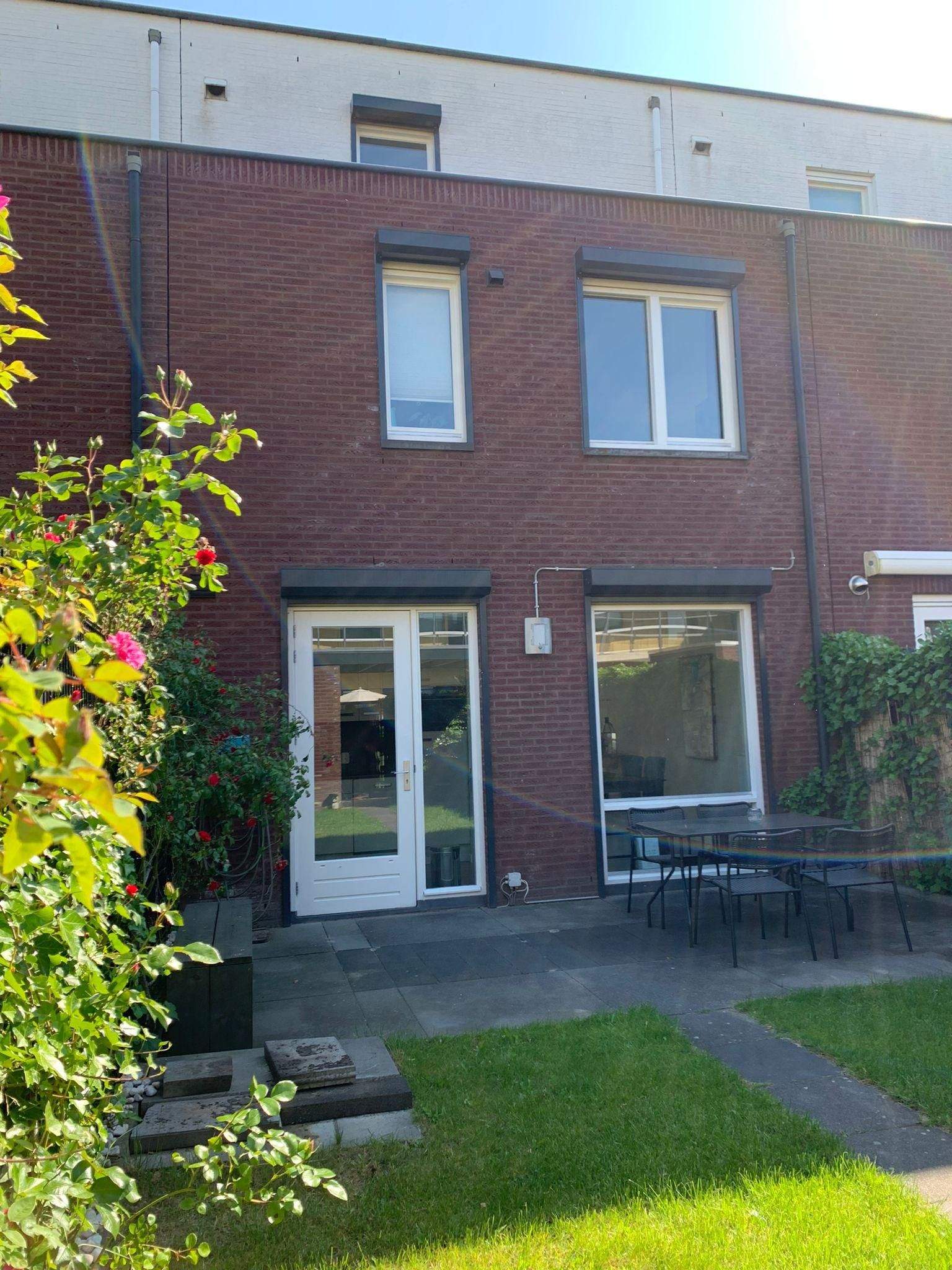 Image 9 of 20