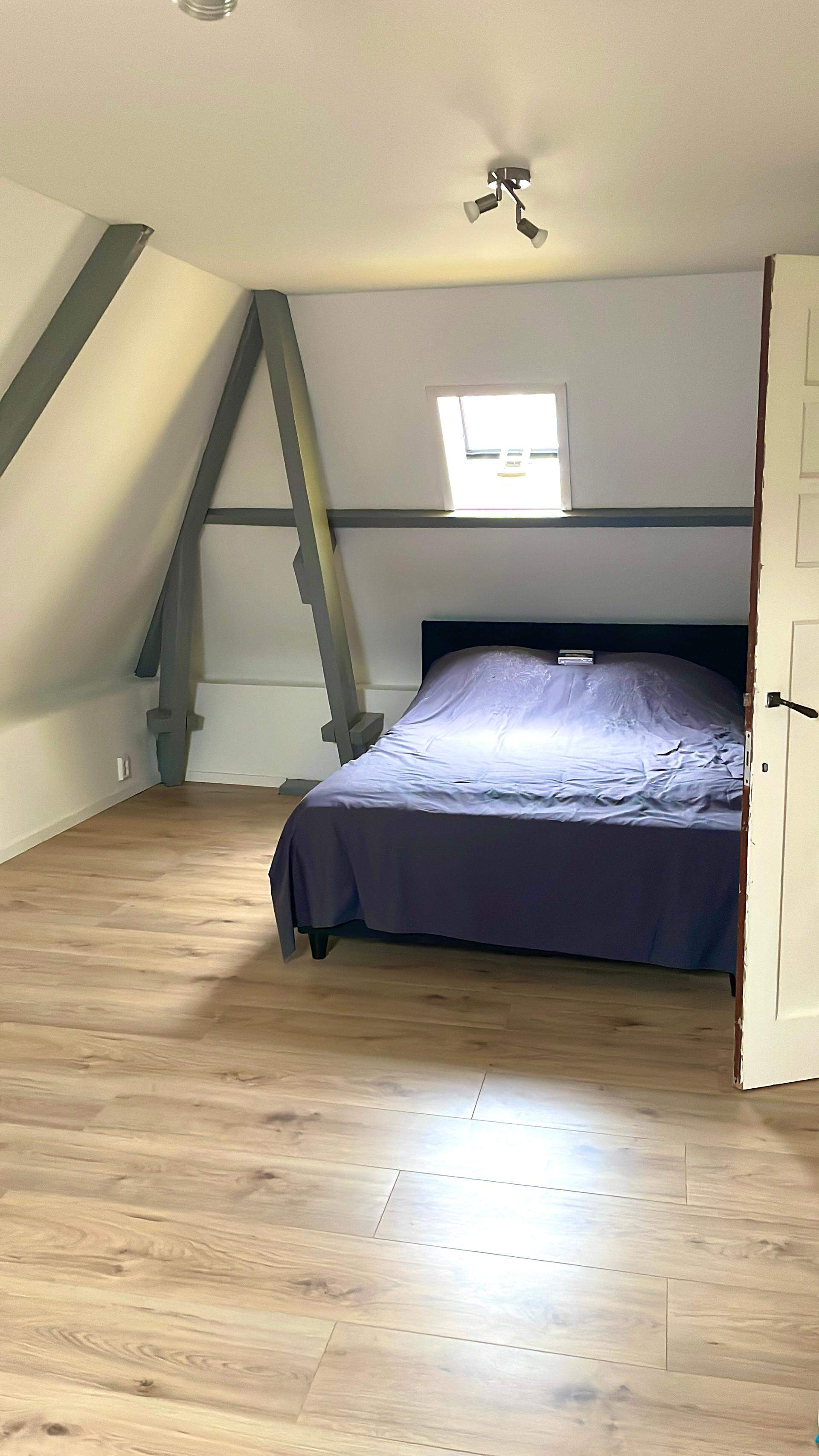 Bild 2 von 6