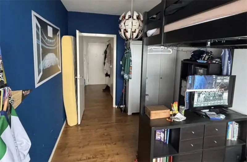 Image 3 of 5