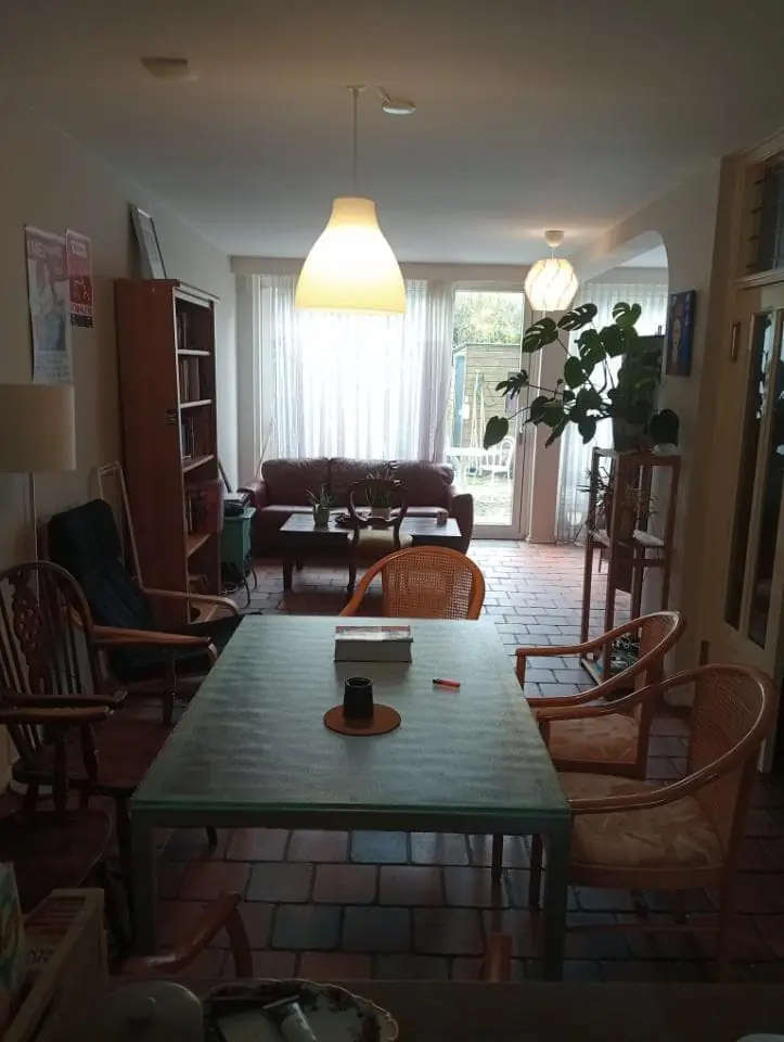 Image 4 of 4