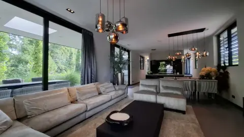Vrijstaande bungalow Junolaan, Dordrecht - Te Huur
