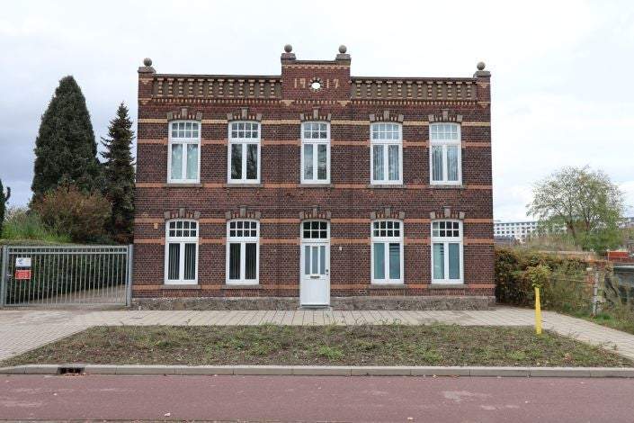 Image 1 of 16
