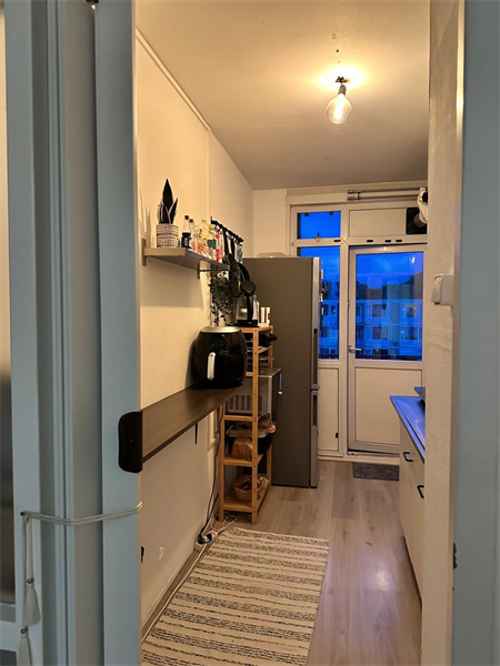 Image 2 of 7