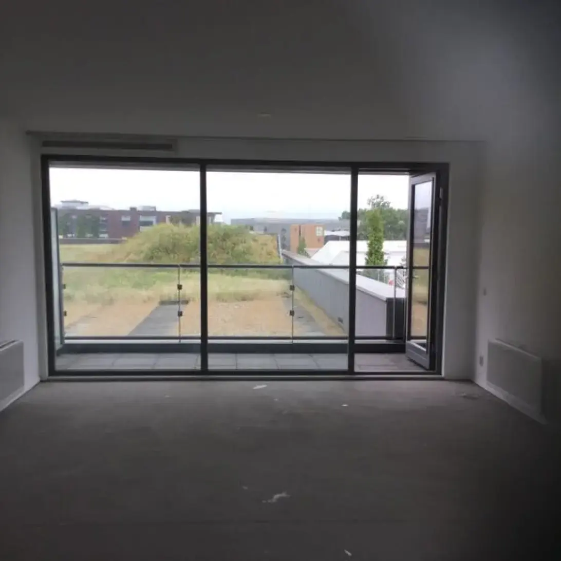 Image 2 of 4