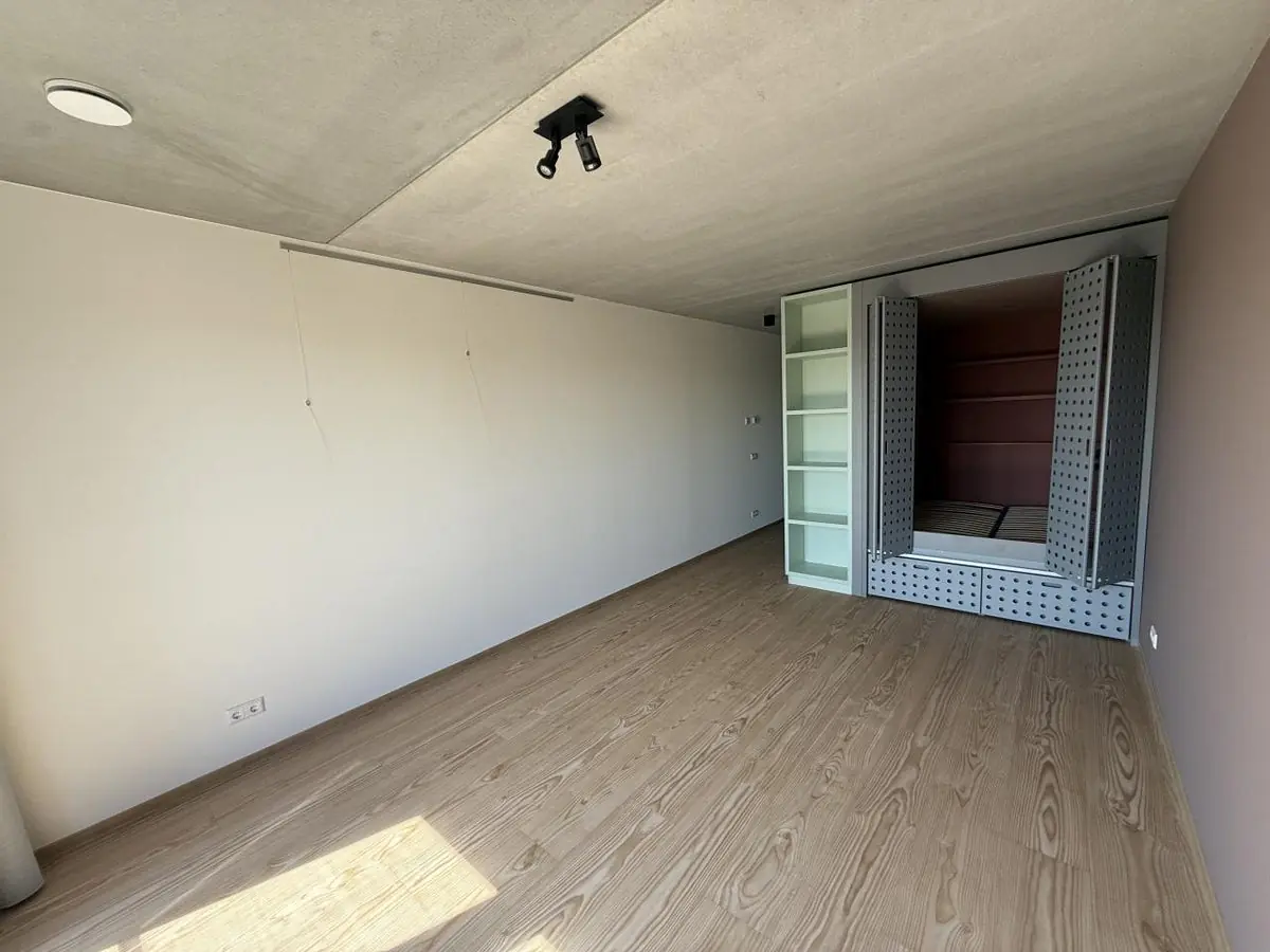 Image 10 of 15