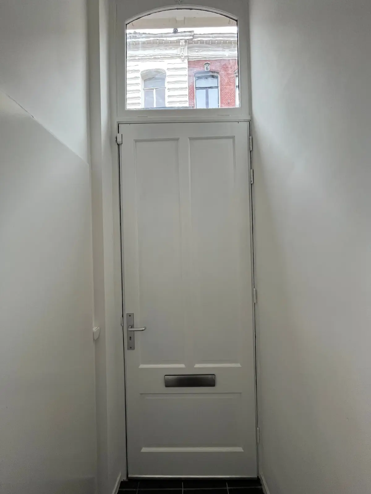 Image 2 of 6