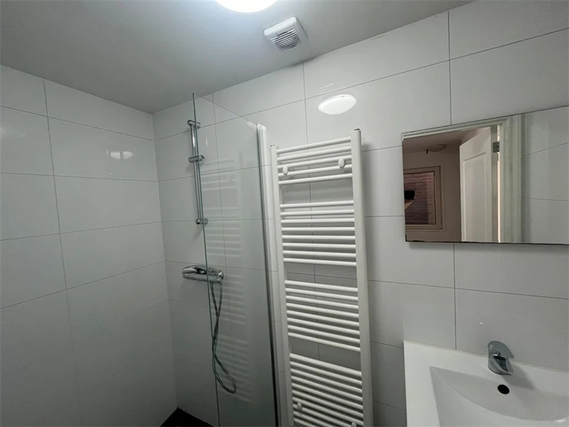 Image 8 of 8