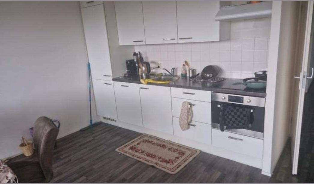 Image 2 of 4