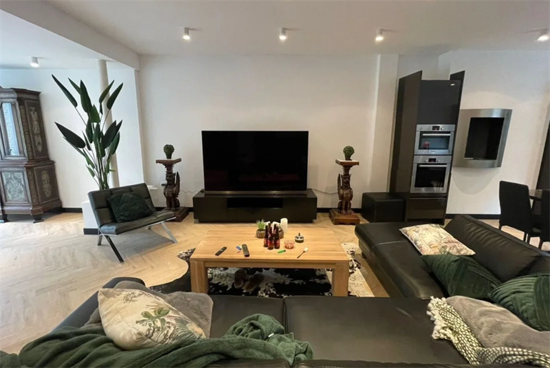 Image 2 of 5