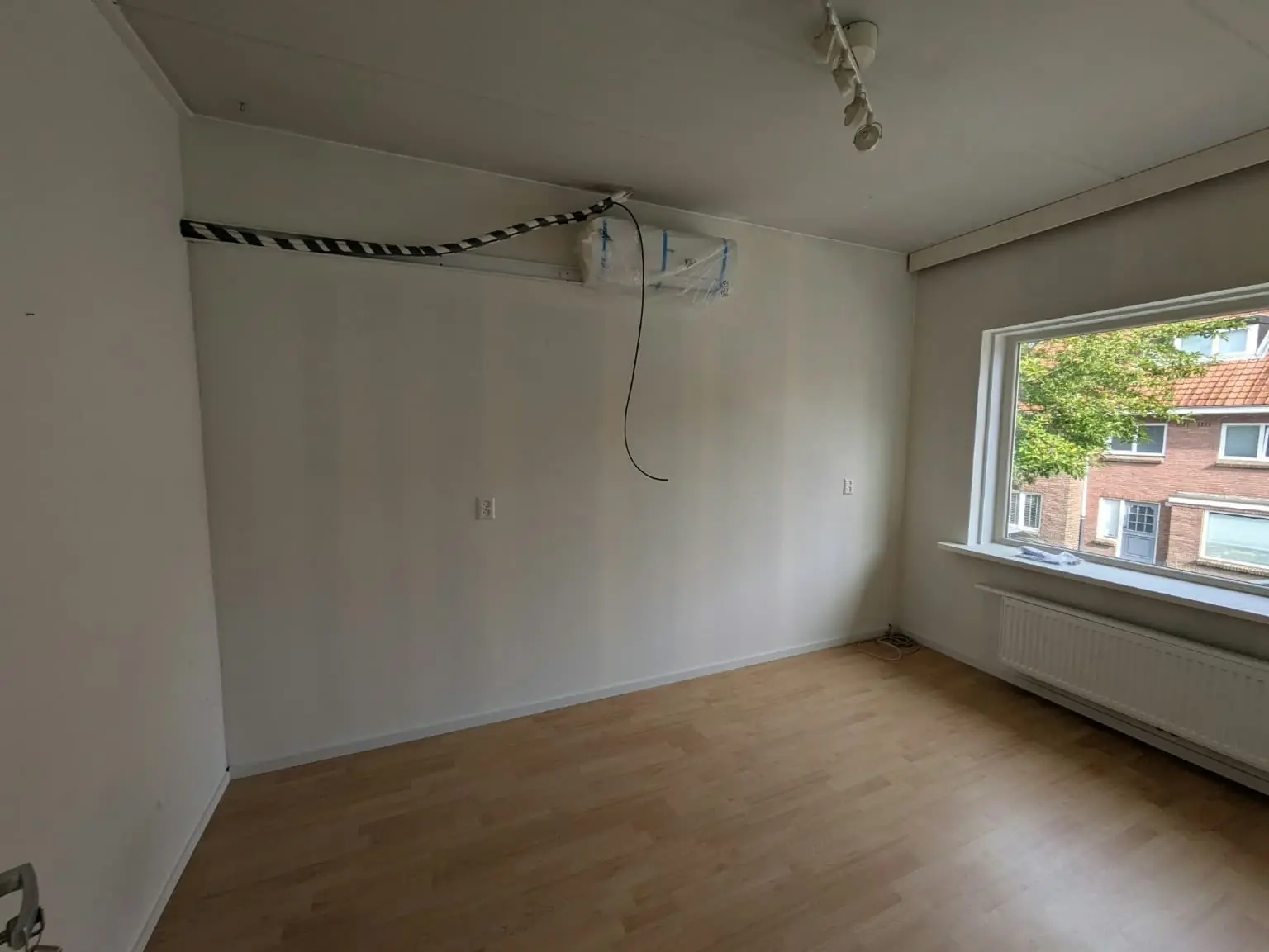 Image 1 of 8