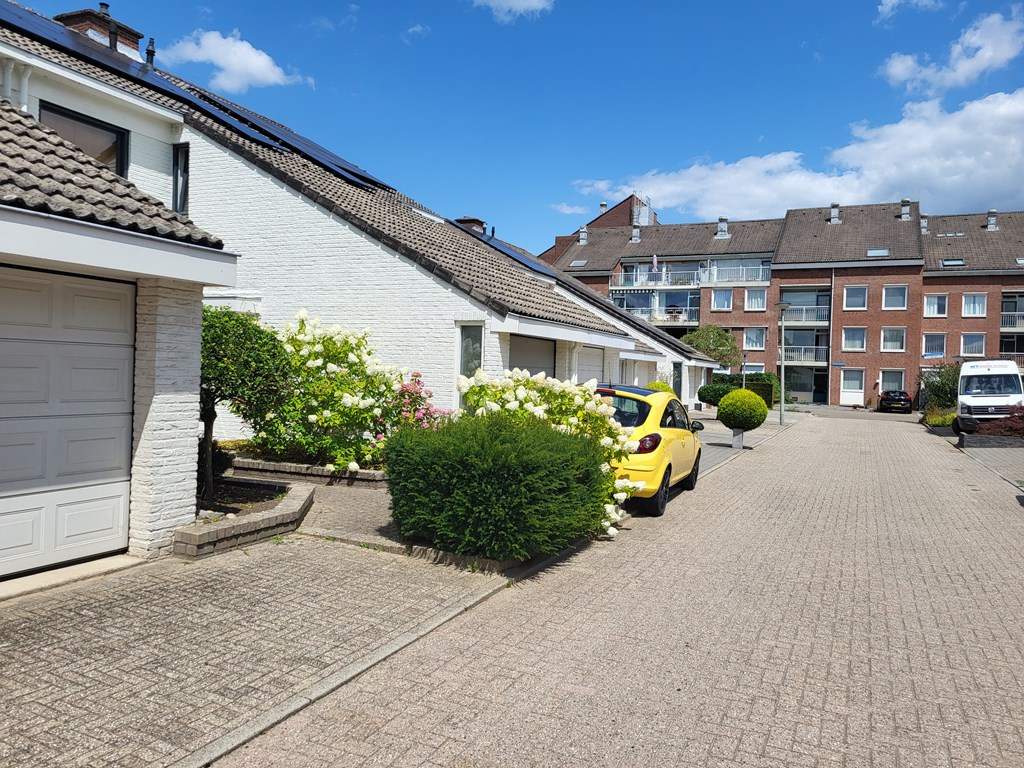 Image 2 of 26
