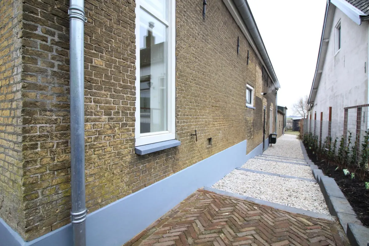 Image 34 of 40
