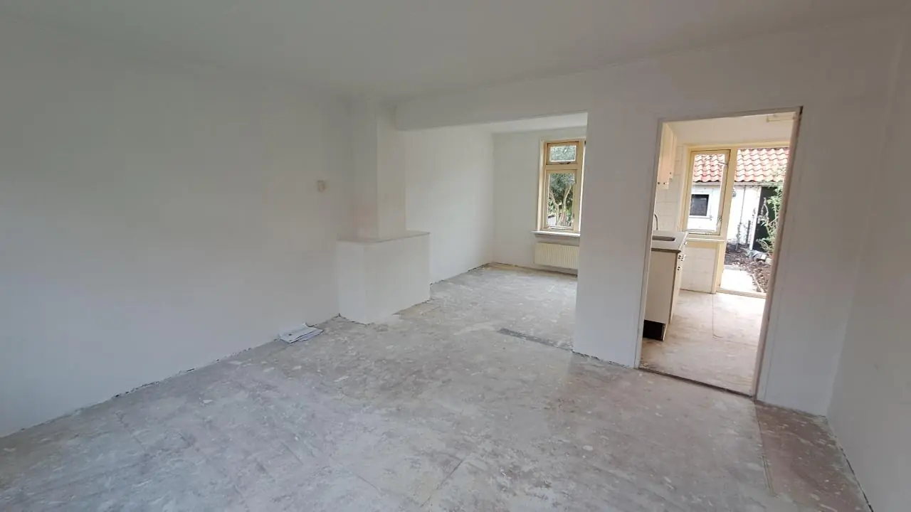 Image 4 of 9