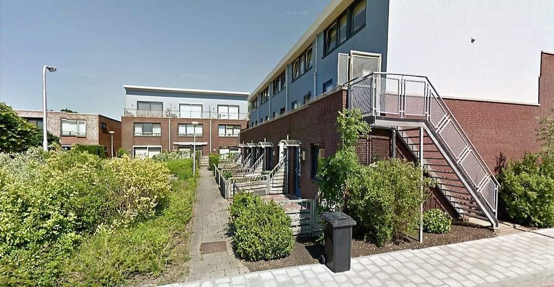 Image 1 of 4