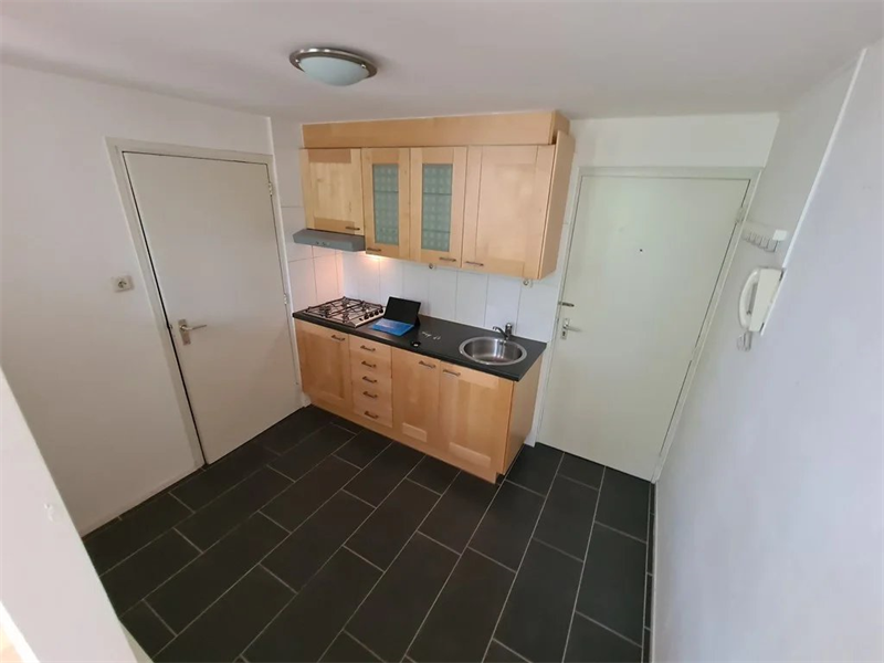 Image 4 of 10