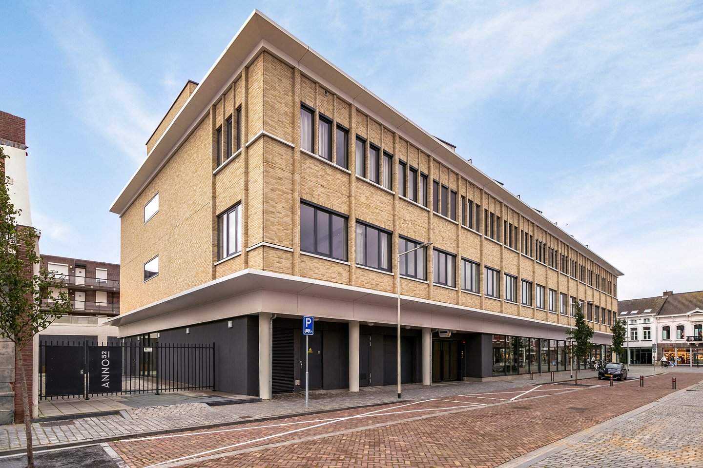 Afbeelding 1 van 12
