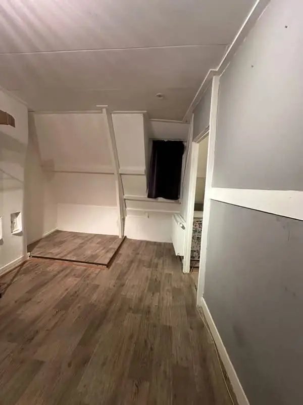 Image 2 of 5