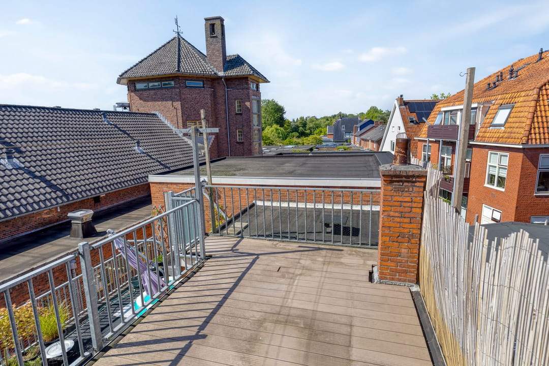 Image 16 of 27