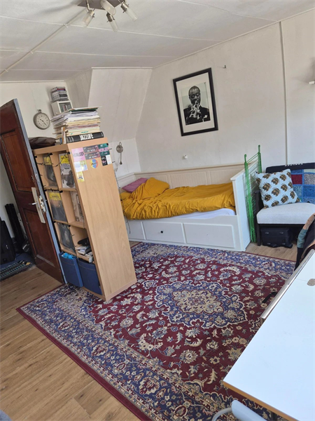 Image 2 of 9