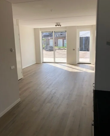 Image 3 of 10