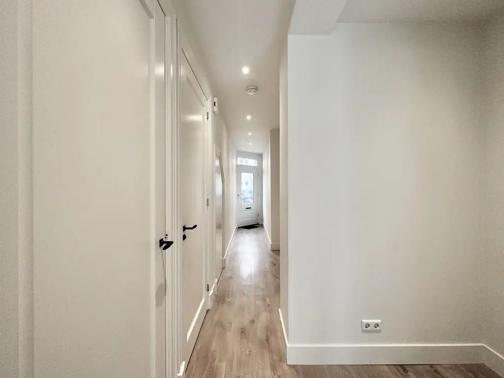Image 10 of 16