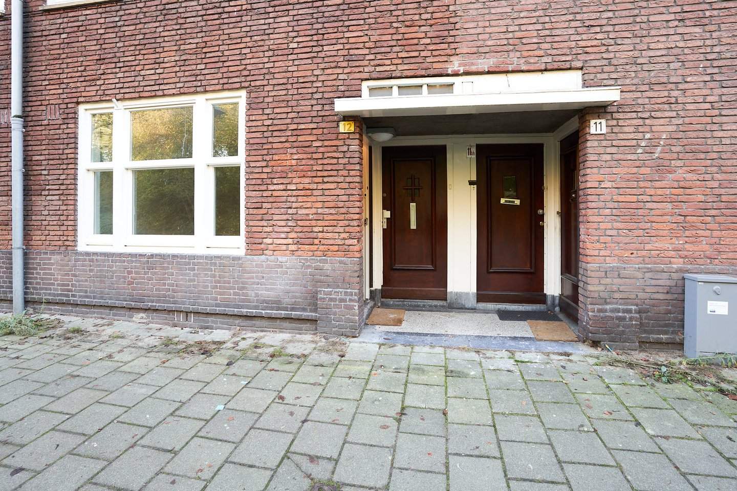 Bild 2 von 12