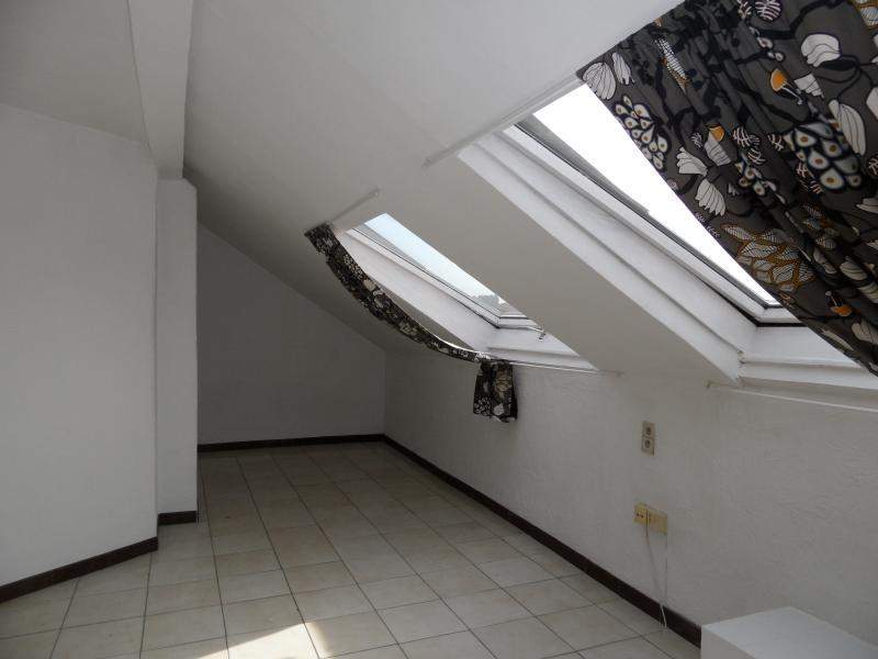 Image 3 of 6