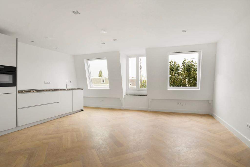 Bild 1 von 16