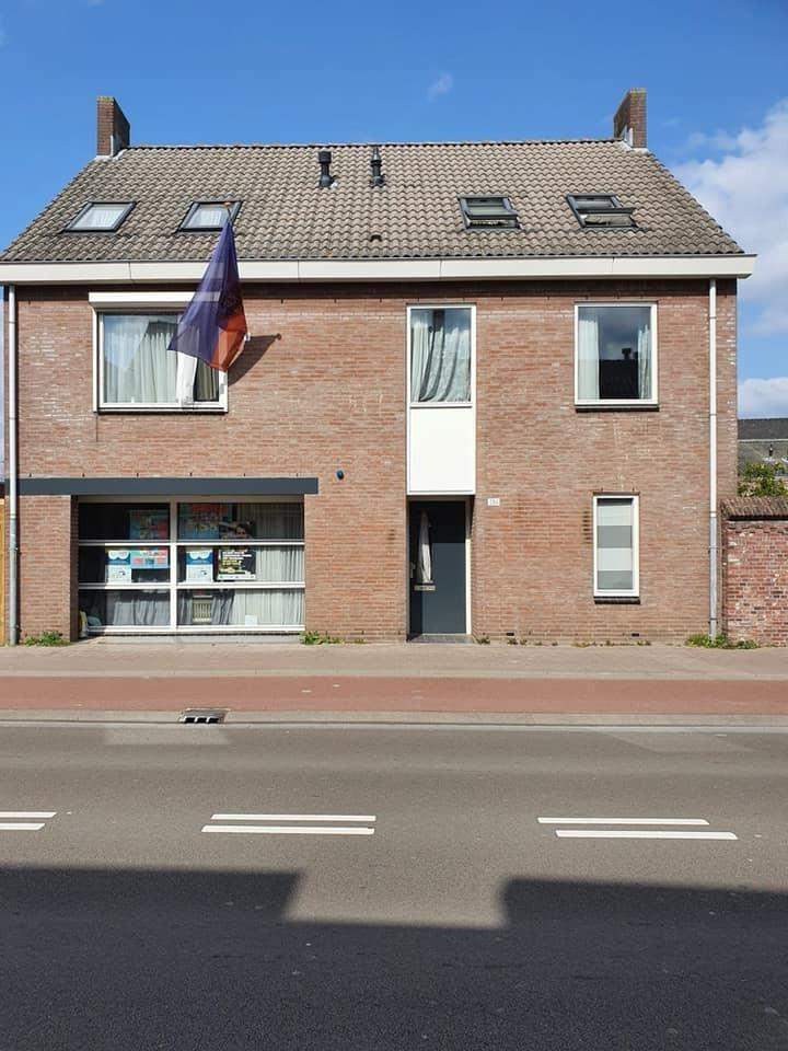 Afbeelding 3 van 8