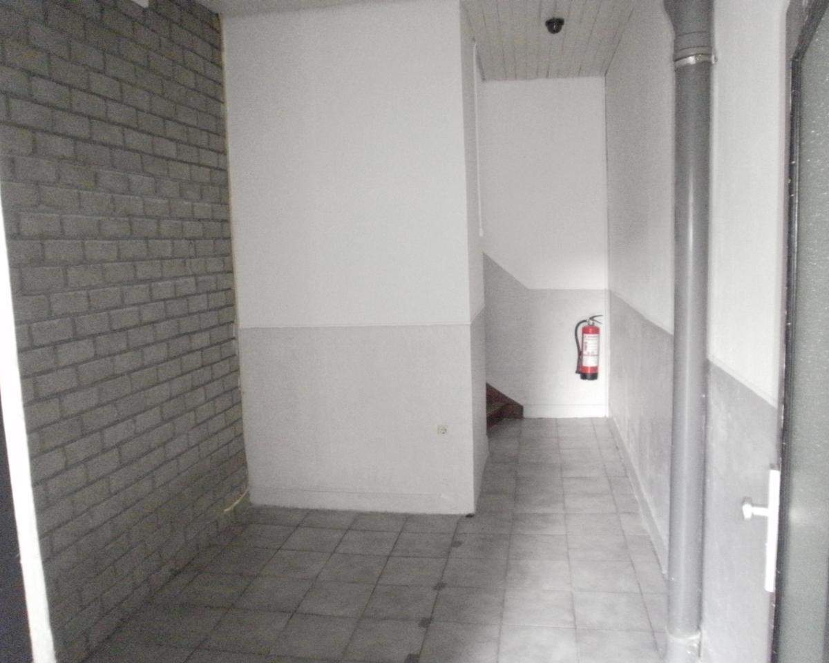 Image 2 of 9
