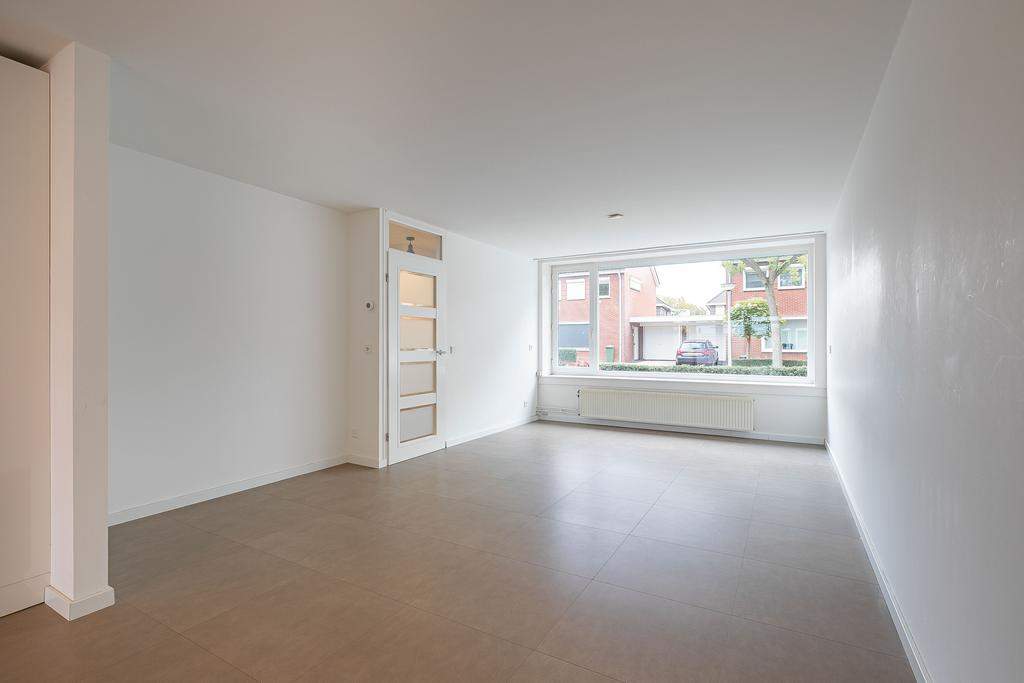 Image 2 of 12