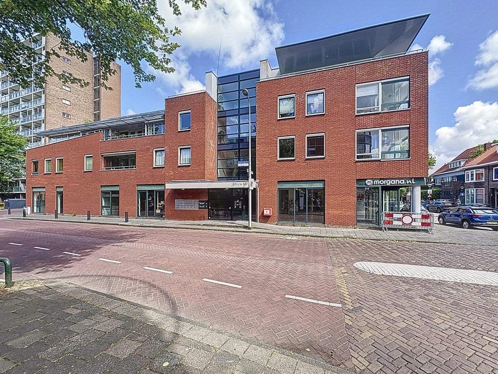 Afbeelding 1 van 16
