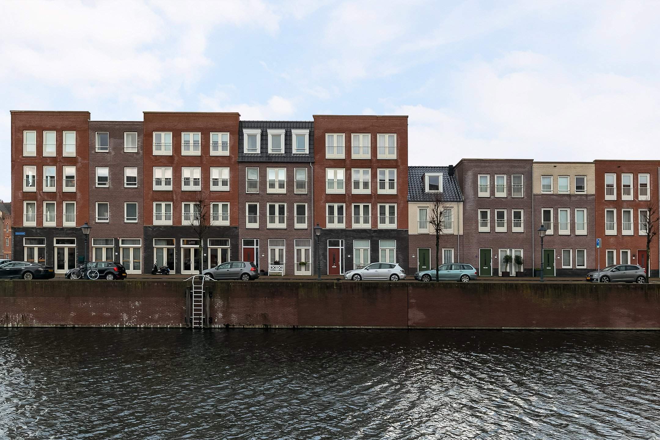 Afbeelding 2 van 2