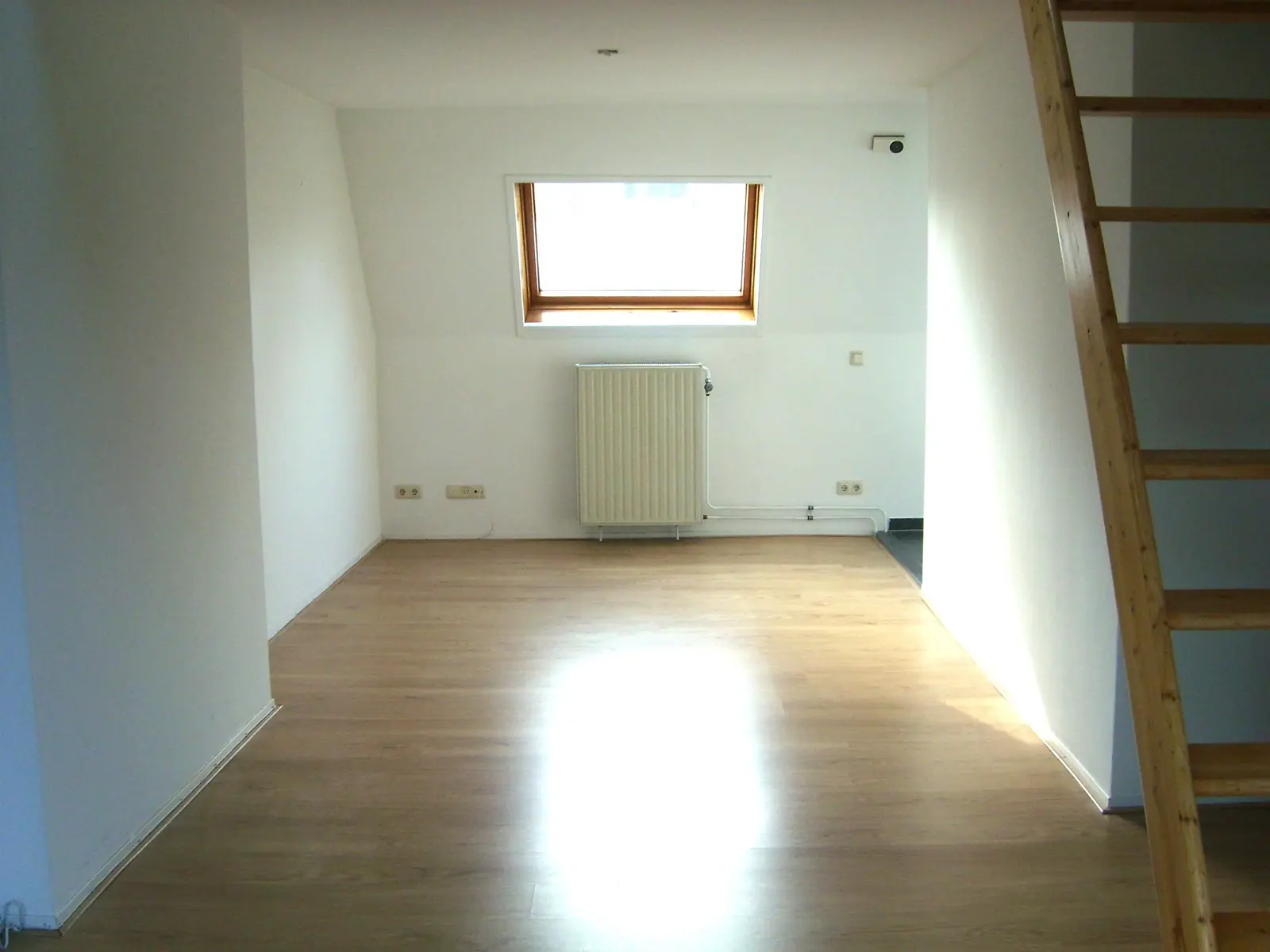 Image 4 of 10