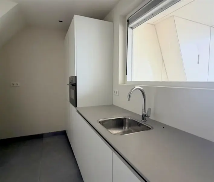 Image 7 of 7