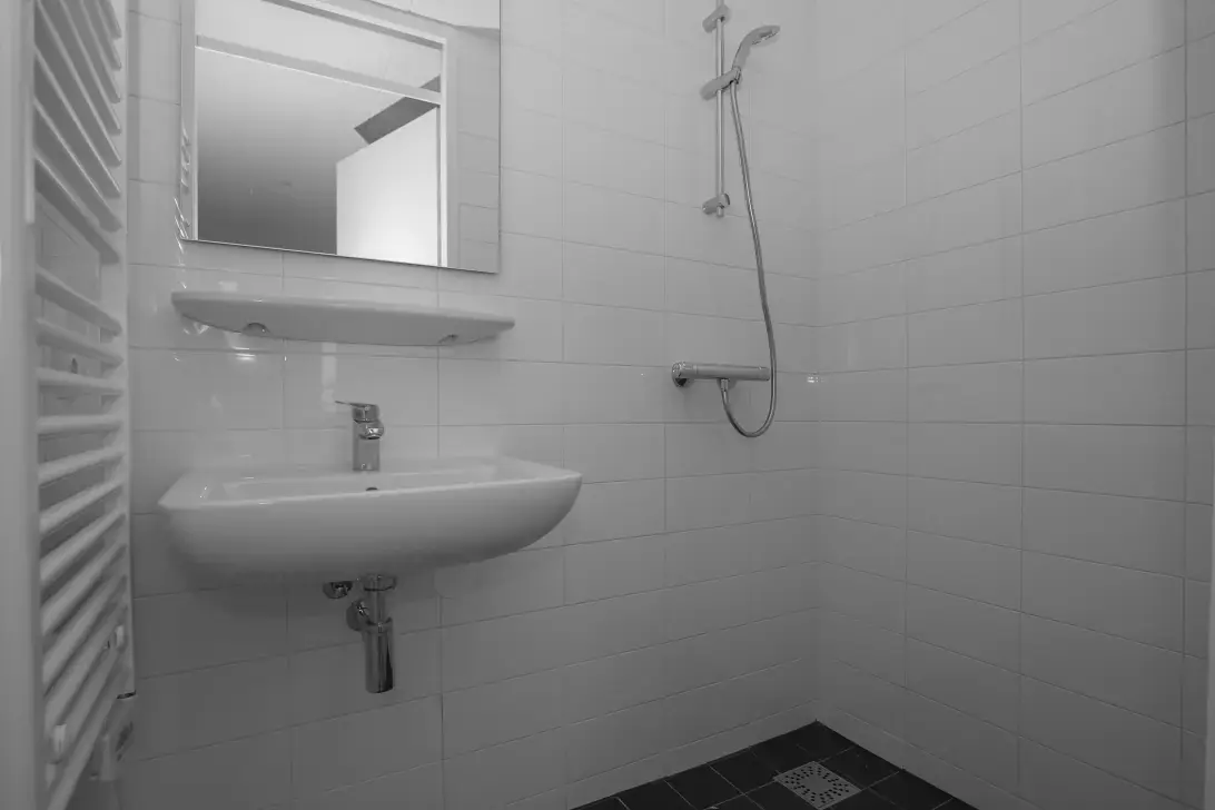 Image 4 of 7