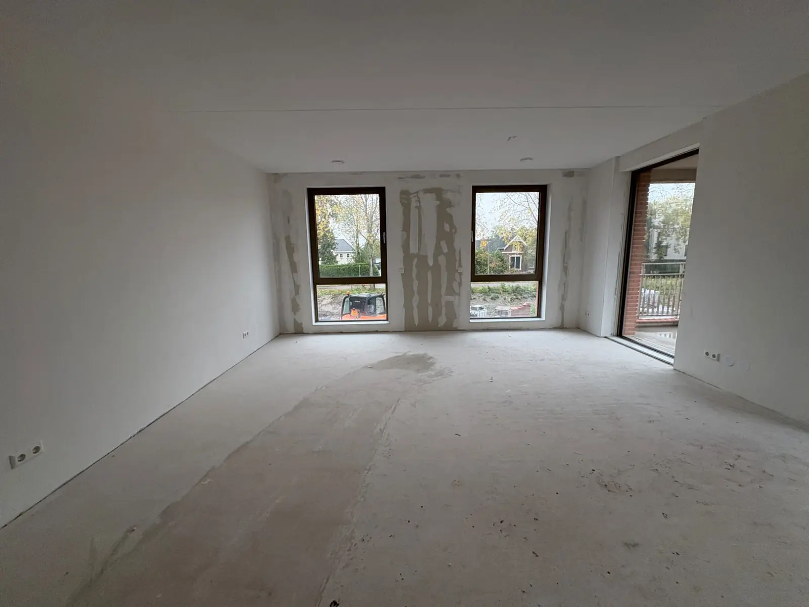 Image 2 of 14