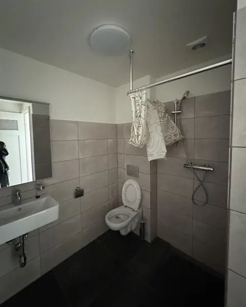 Image 4 of 5