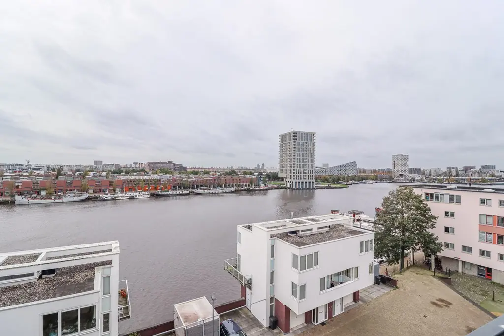 Image 19 of 27