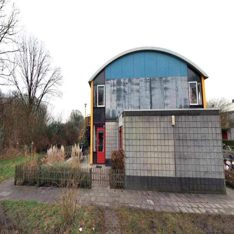 Image 4 of 4
