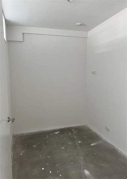 Image 3 of 7