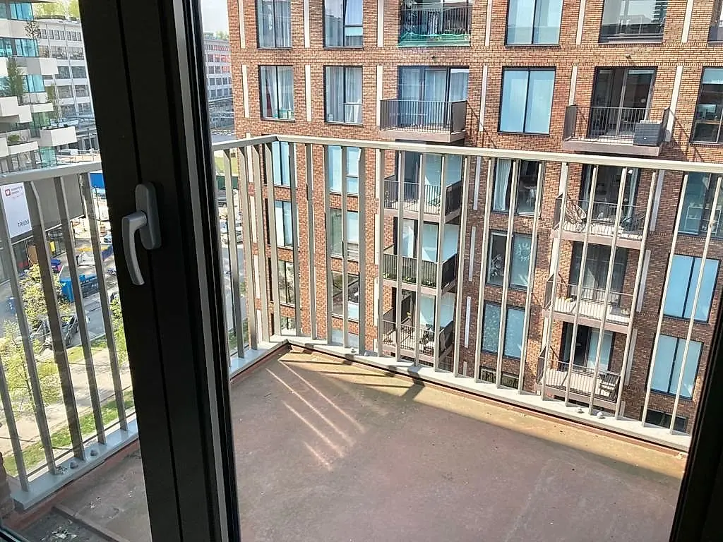 Image 6 of 8