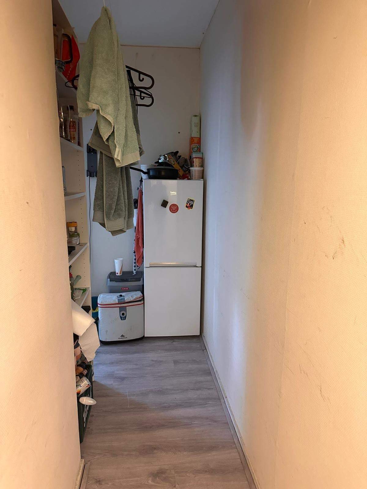 Image 2 of 7