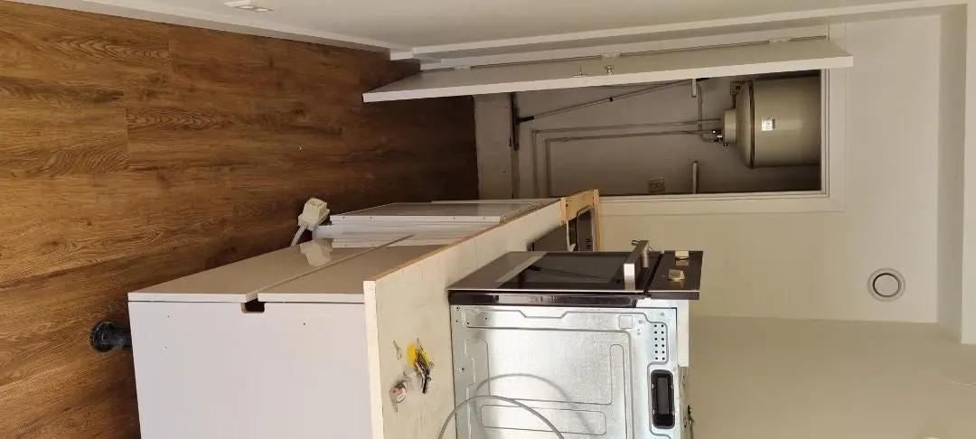 Image 4 of 5