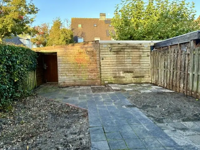 Image 7 of 27