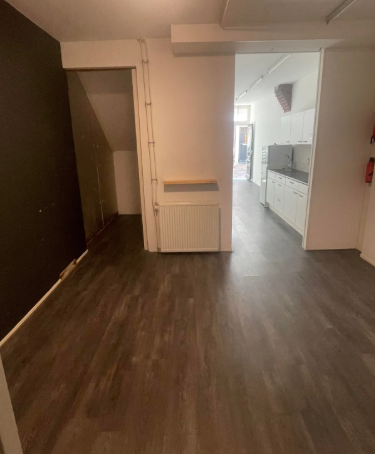 Image 2 of 9