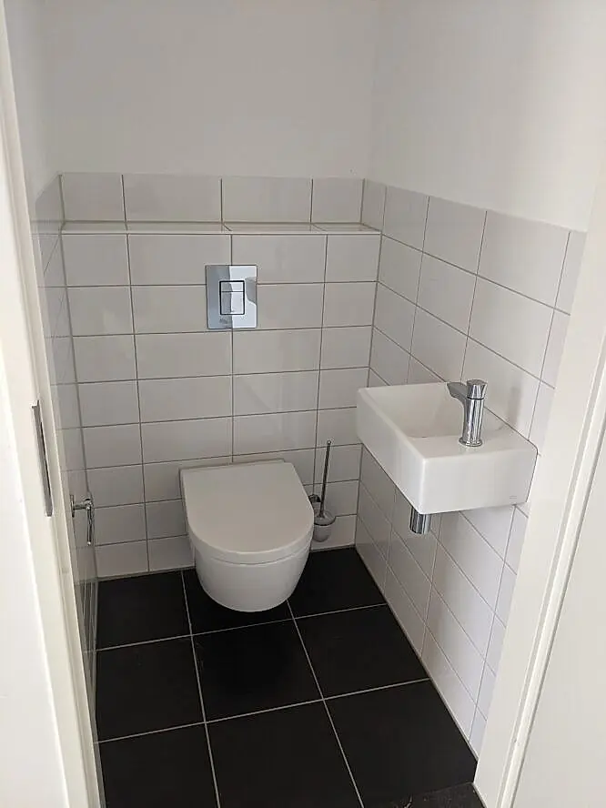 Image 6 of 8